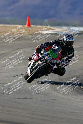 media/Jan-09-2022-SoCal Trackdays (Sun) [[2b1fec8404]]/Turns 9 and 8 (920am)/